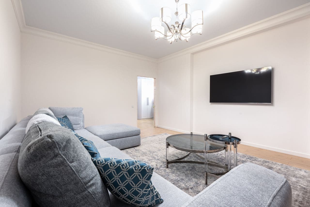 Can Short-Term Rental Insurance Cover Lost Income Due to Cancellations or Damage?
